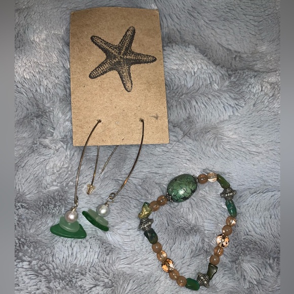 Drop earrings and stone bracelet - Picture 1 of 7